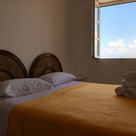 Bed and Breakfast Il Vecchio E Il Mare Гаета Екстер'єр фото