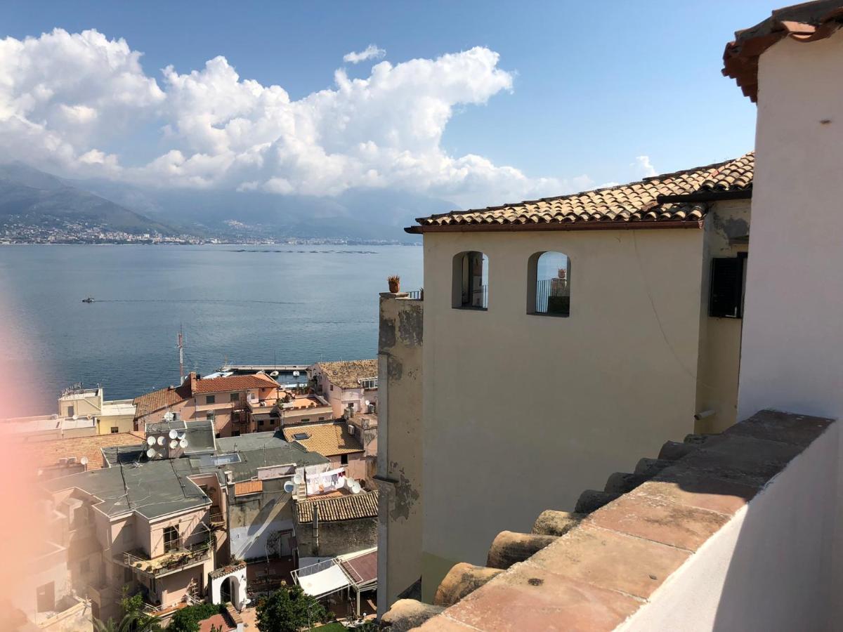 Bed and Breakfast Il Vecchio E Il Mare Гаета Екстер'єр фото