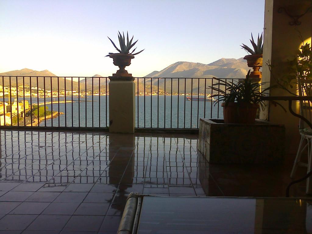Bed and Breakfast Il Vecchio E Il Mare Гаета Екстер'єр фото